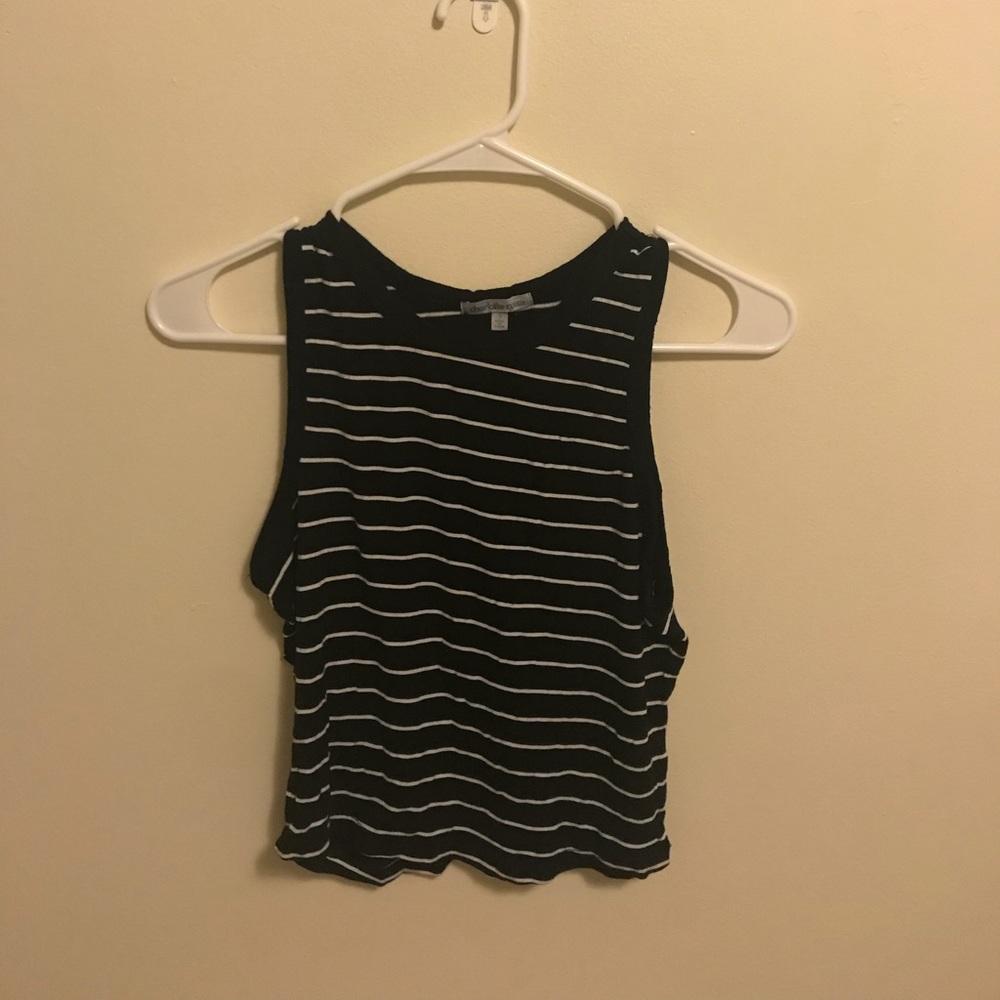 Black and white cropped shirt